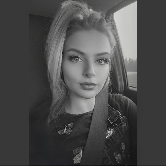 Meet your Posher, Cheyenne x - Picture 1 of 1